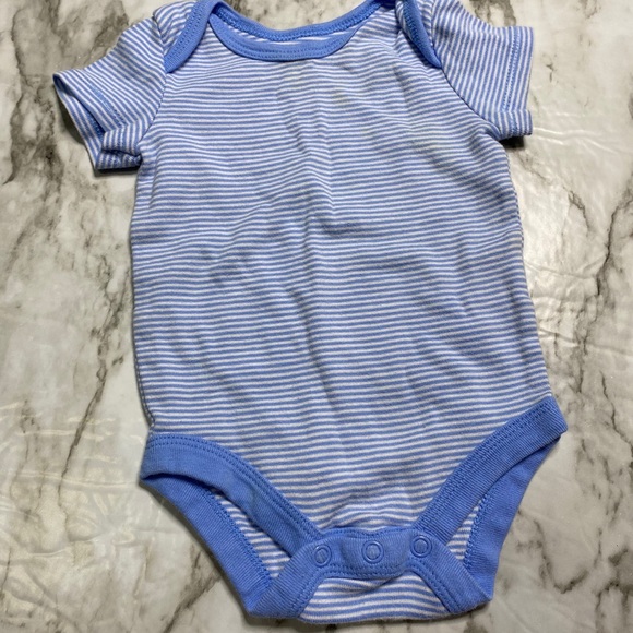 🥰Bundle 0-3M and 3-6M Boy Onesies🥰 - Picture 2 of 14